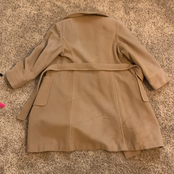 Alois Schoker? Tan trench coat, thrifted, worn, still wearable - Picture 3 of 5